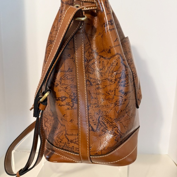 NWOT Patricia Nash Wilmslow Drawstring Bag Signature Map - Picture 9 of 14